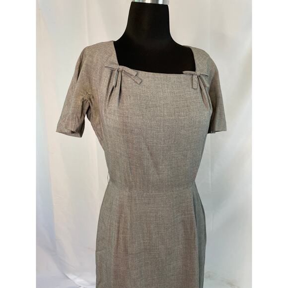 1950s Gray Wiggle Dress by Roseweb NY – Vintage Sheath with Side Zip - Picture 3 of 14